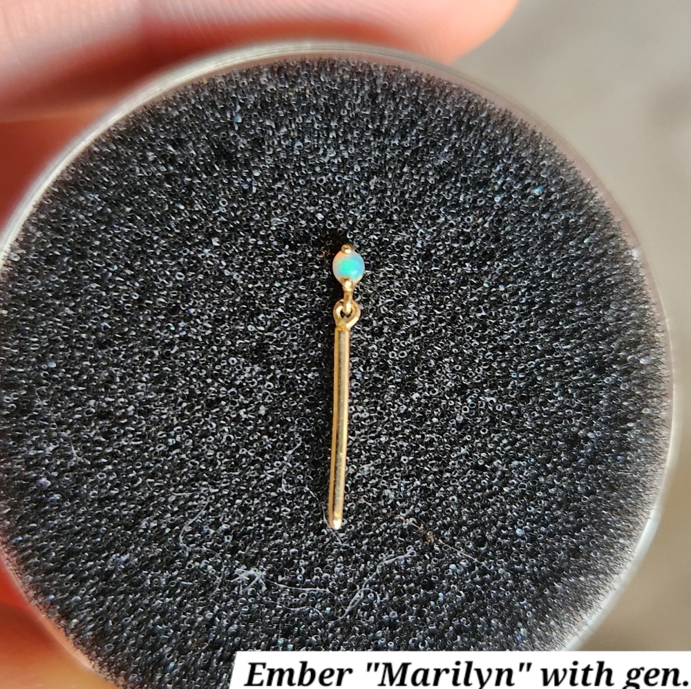 Ember "Marilyn" threadless end gold opal